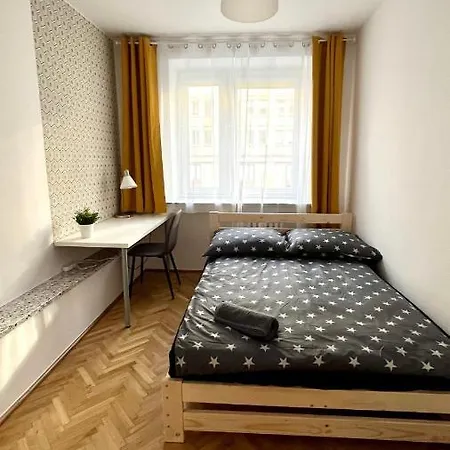 Krucza Hostal Varsovia