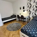 Хостел Krucza *