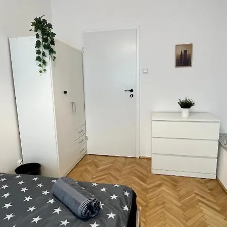 Хостел Krucza *